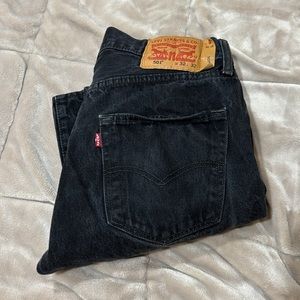 Men Levi’s jeans in black